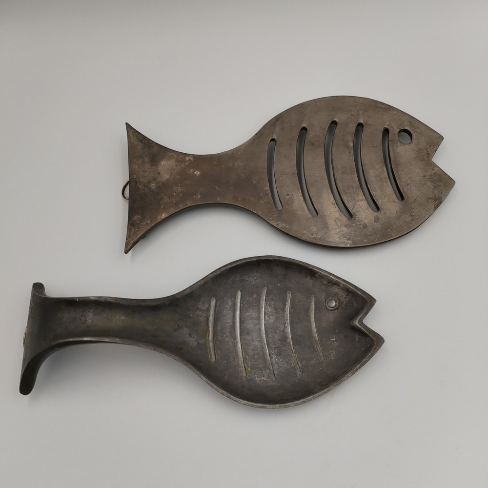 Vtg Copco Modernist Cast Metal Fish Trivet & Tray Spoon Rest Set MCM Brutalist